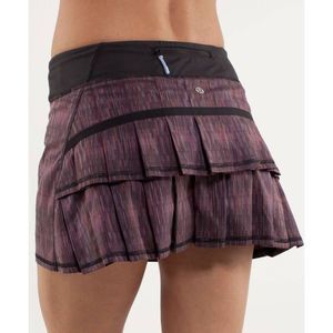 LULULEMON ATHLETICA	Pace Setter Skirt Size 6